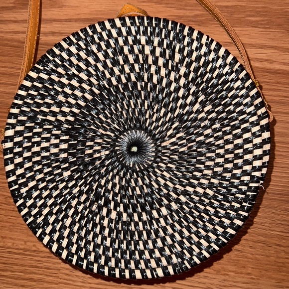 Amerii Round Rattan Purse - Picture 4 of 7